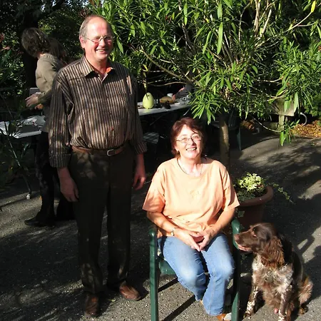 Zur Oelmuehle בית הארחה